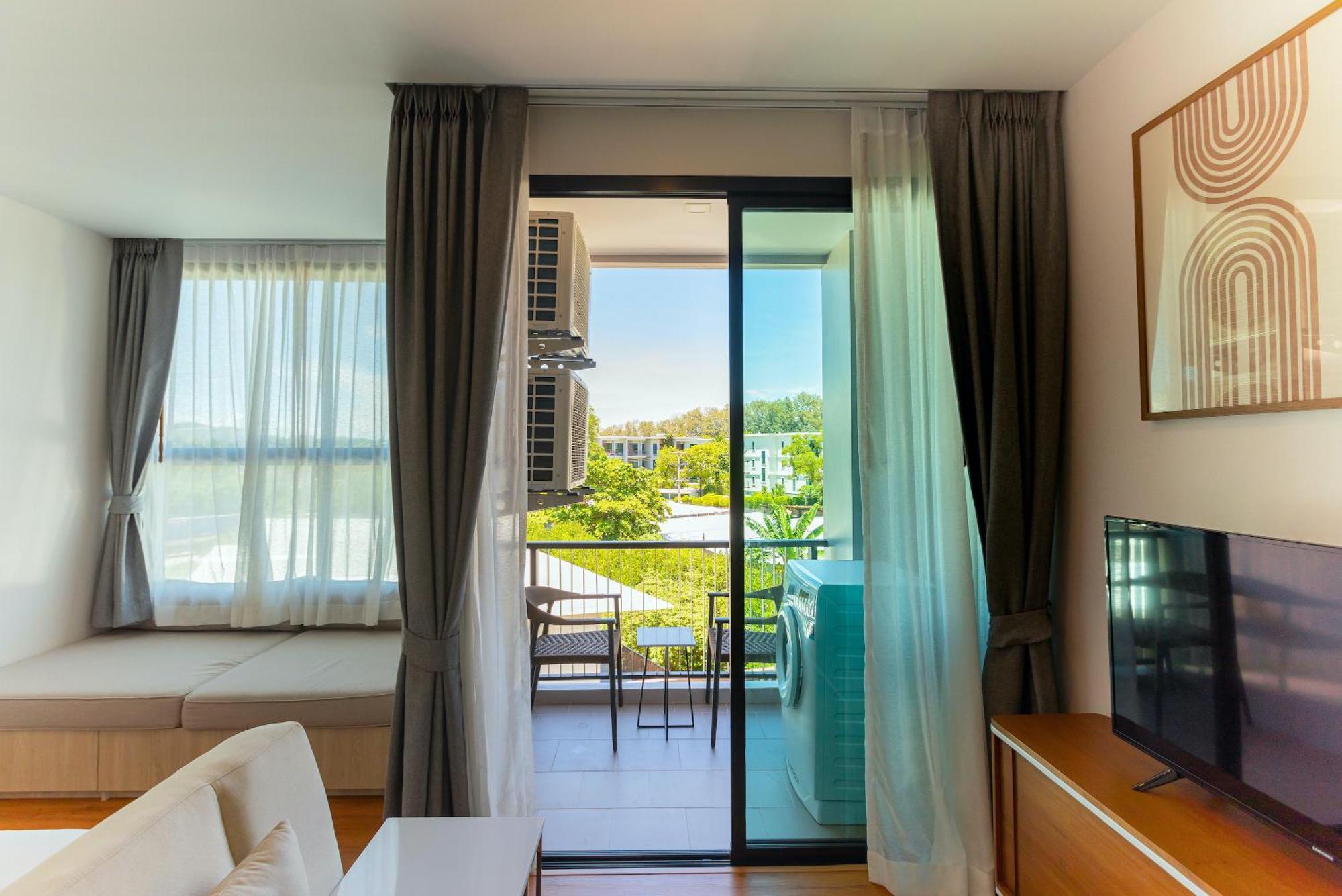The Proud Rawai Apartment Екстериор снимка
