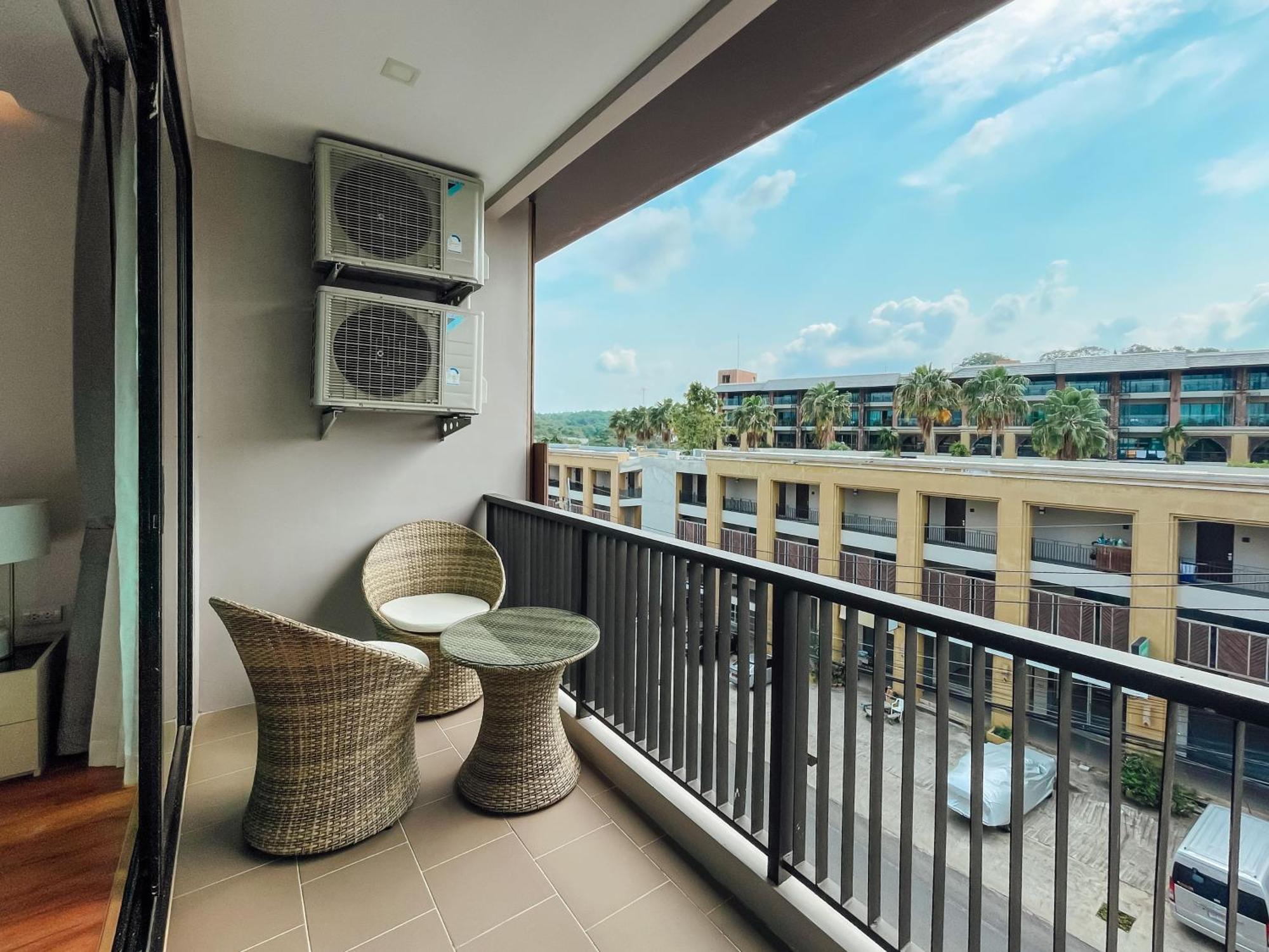 The Proud Rawai Apartment Екстериор снимка