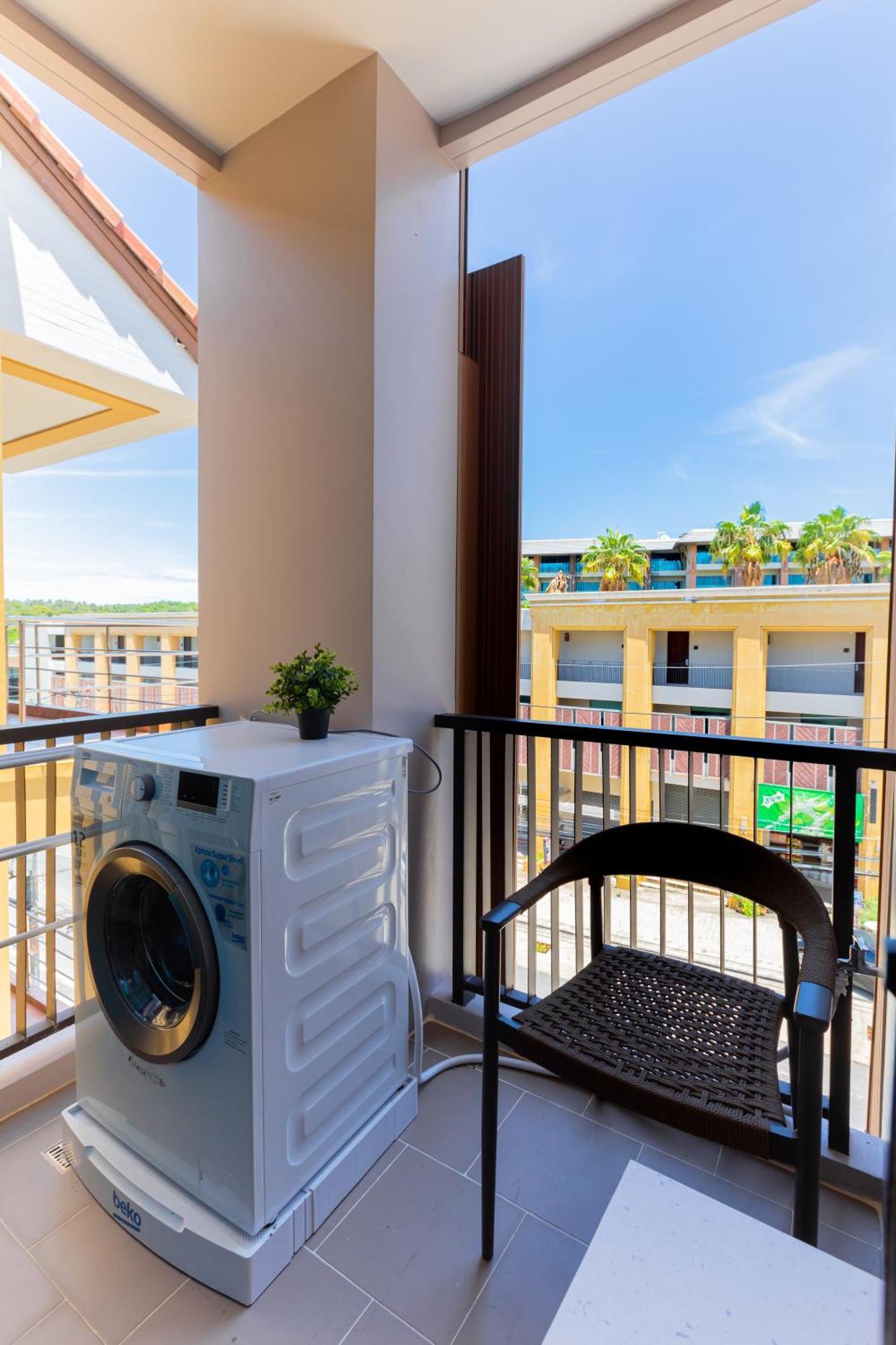 The Proud Rawai Apartment Екстериор снимка